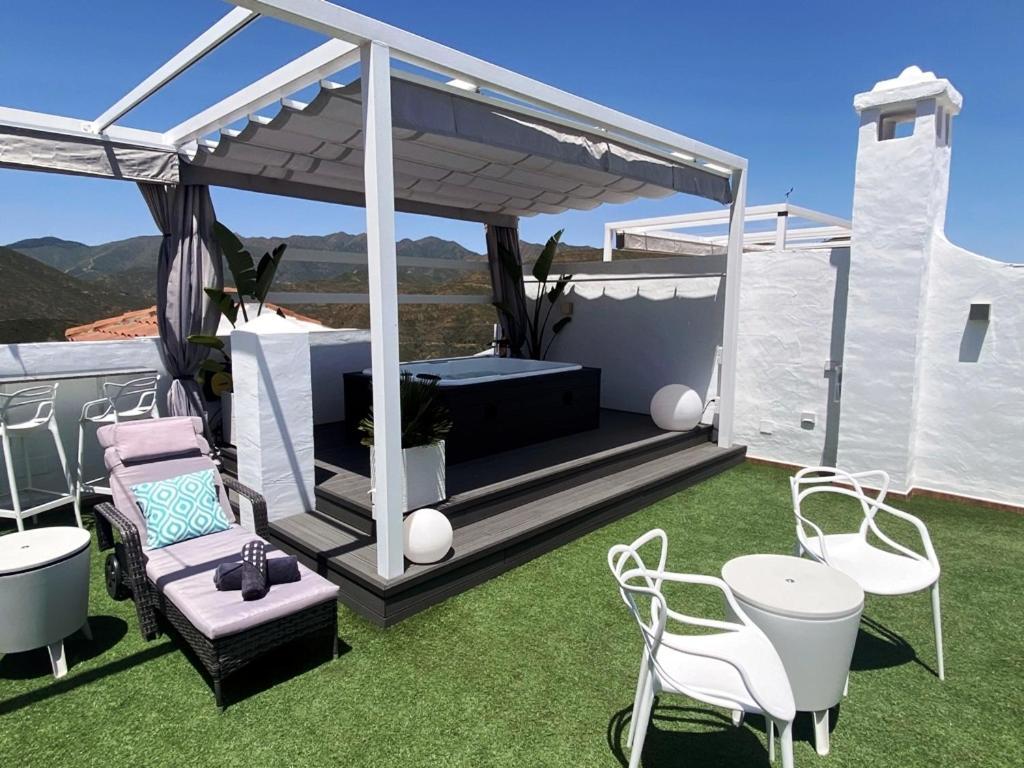 Penthouse Mit Privatem Jacuzzi In Marbella - La Mairena Apartment Ojen Exterior photo