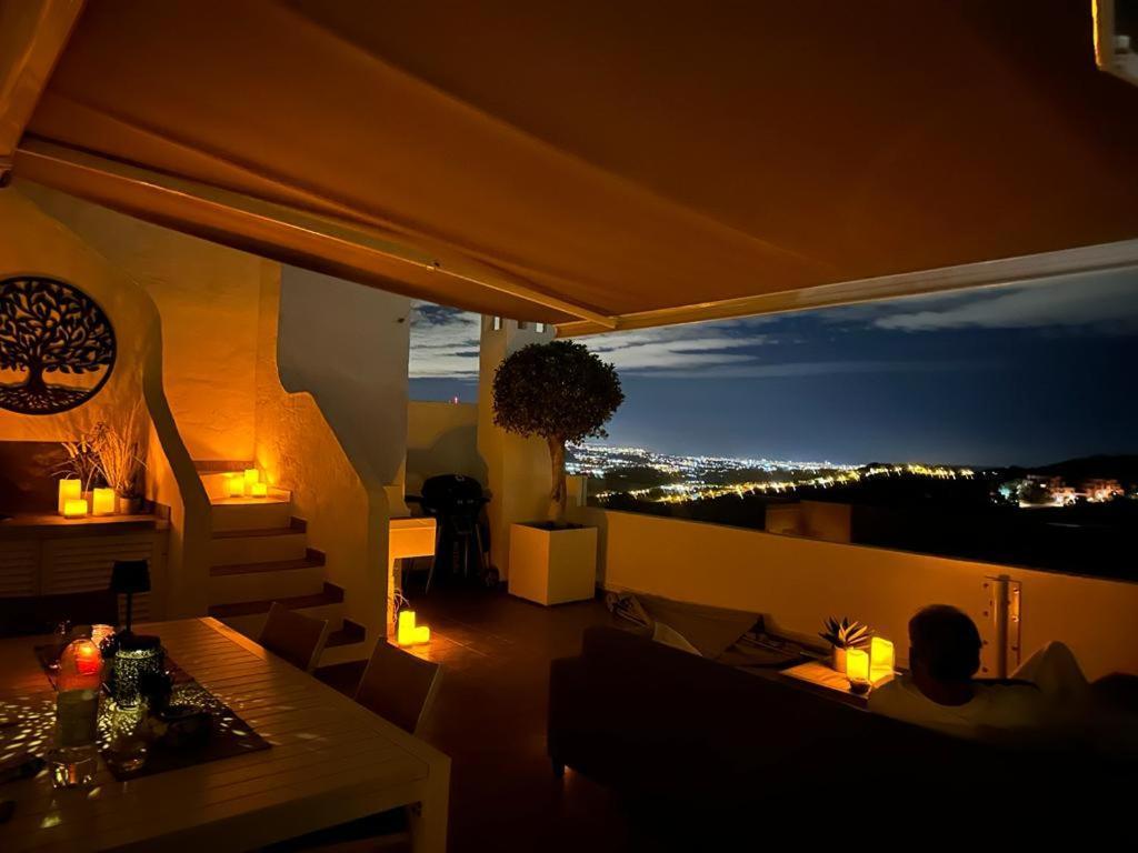 Penthouse Mit Privatem Jacuzzi In Marbella - La Mairena Apartment Ojen Exterior photo