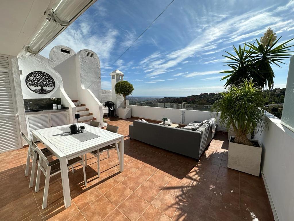 Penthouse Mit Privatem Jacuzzi In Marbella - La Mairena Apartment Ojen Exterior photo