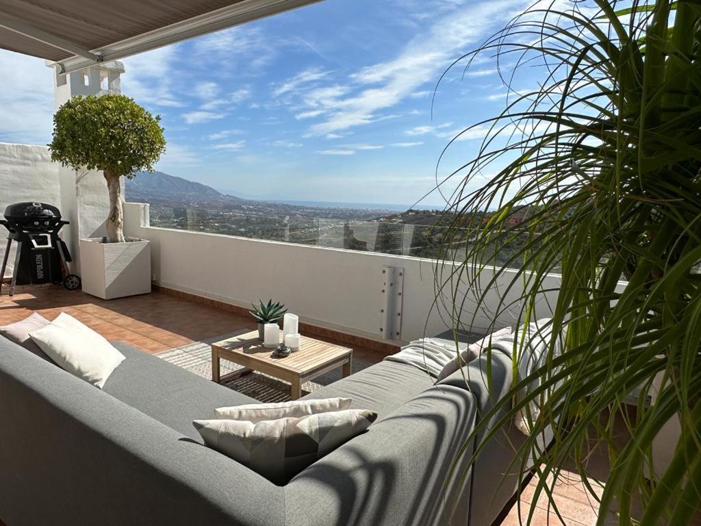 Penthouse Mit Privatem Jacuzzi In Marbella - La Mairena Apartment Ojen Exterior photo